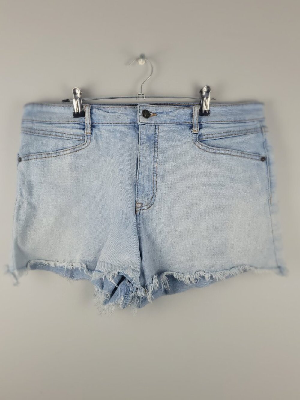 Sofia Jeans Size 14 Chi Shortie High Rise Fray Hem Shorts